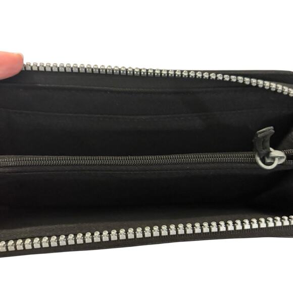 Tous Women's‎ Long Nylon Black Credit Card Cash Bifold Zip Wallet - Picture 9 of 16